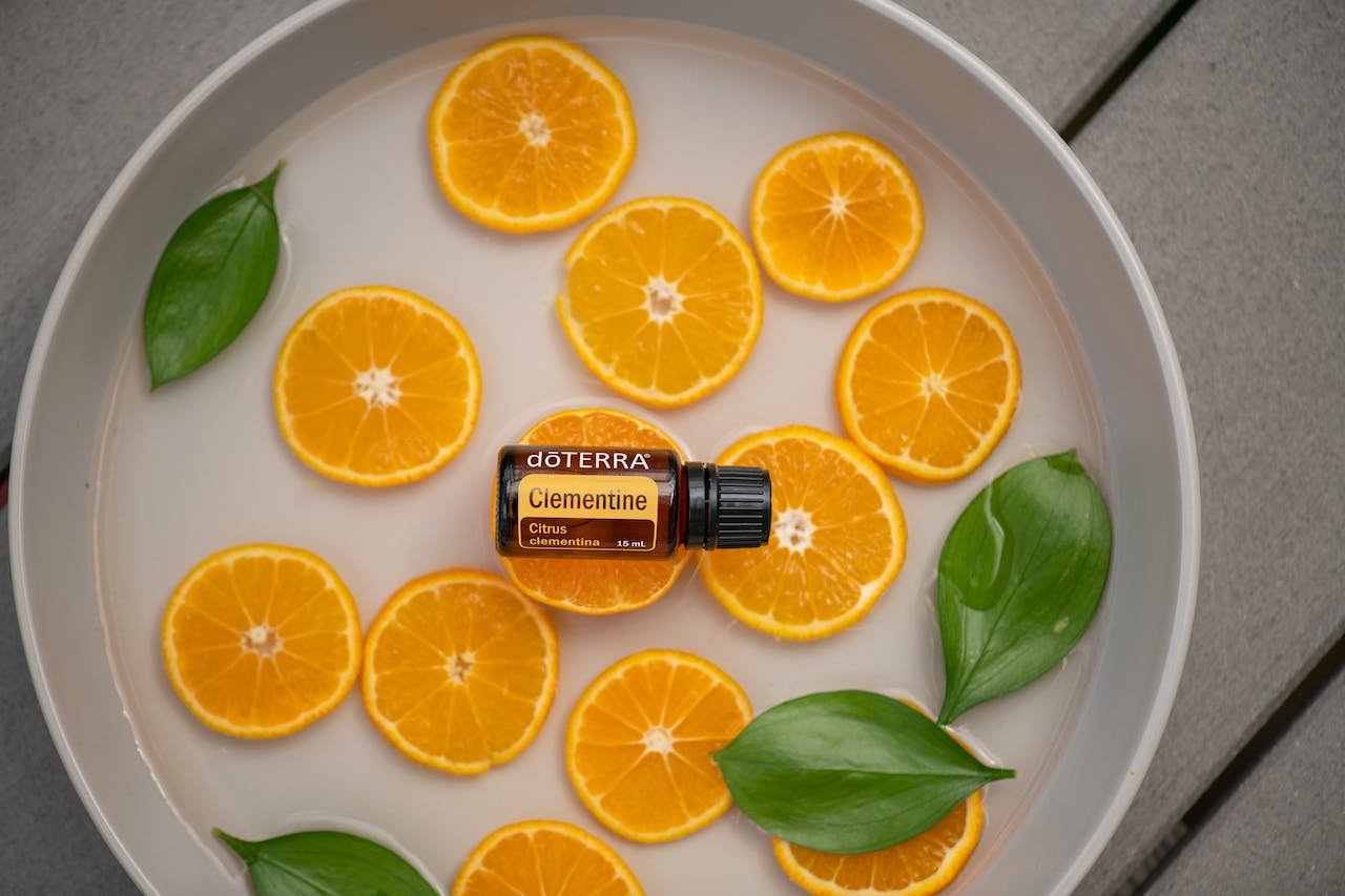 10 Powerful Citrus Essential Oil Benefits for a Zestier Life