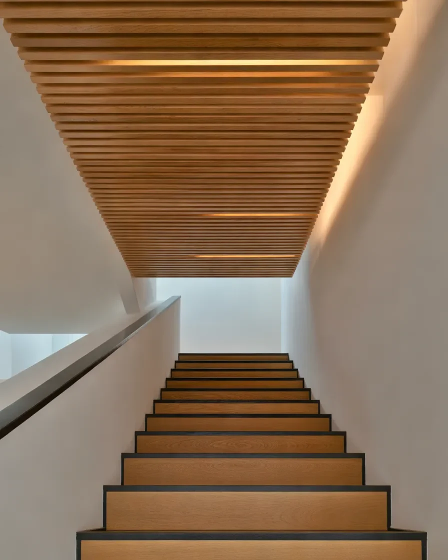 Elegant-Tray-Ceiling-Above-the-Staircase
